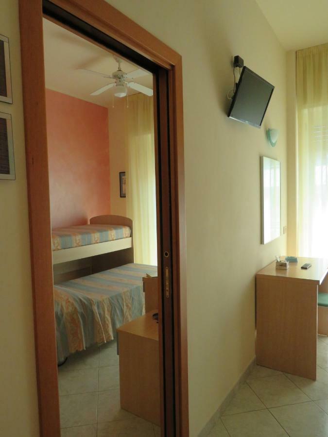 Hotel Solidea Rimini Exterior foto
